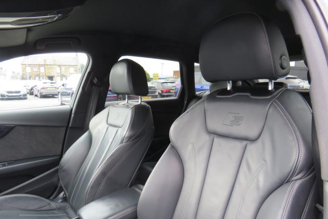AUDI A4 Avant Photo 14