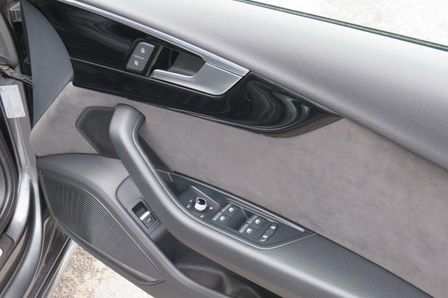 AUDI A4 Avant Photo 24
