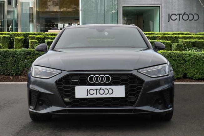 AUDI A4 Avant Photo 4