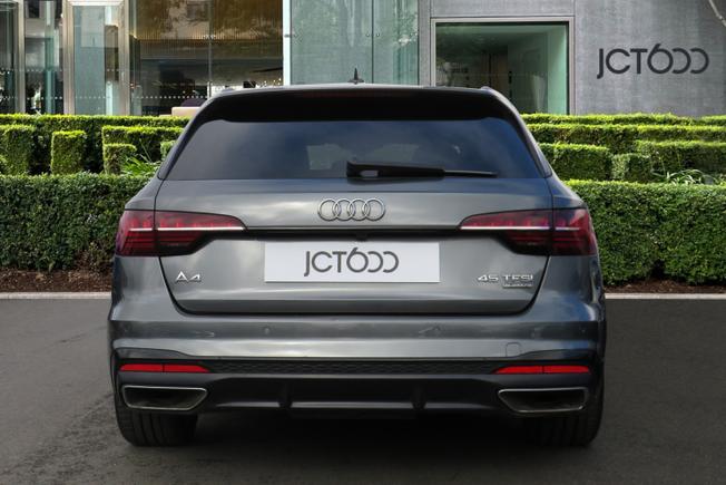 AUDI A4 Avant Photo 5