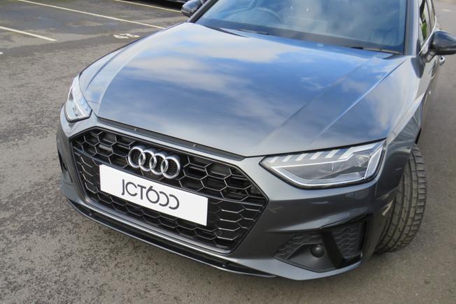 AUDI A4 Avant Photo 8