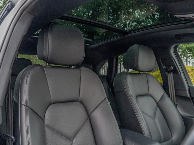 PORSCHE Macan Photo 12