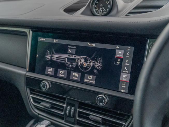 PORSCHE Macan Photo 22