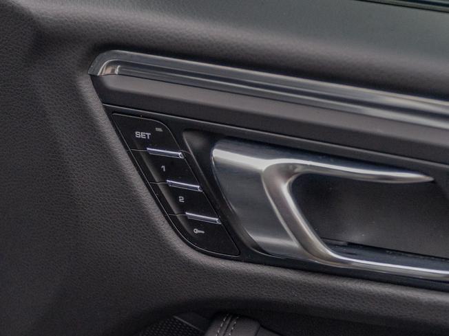 PORSCHE Macan Photo 24