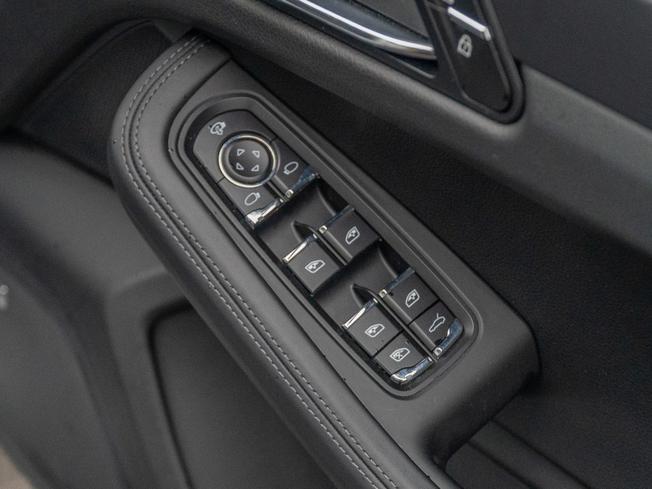 PORSCHE Macan Photo 25