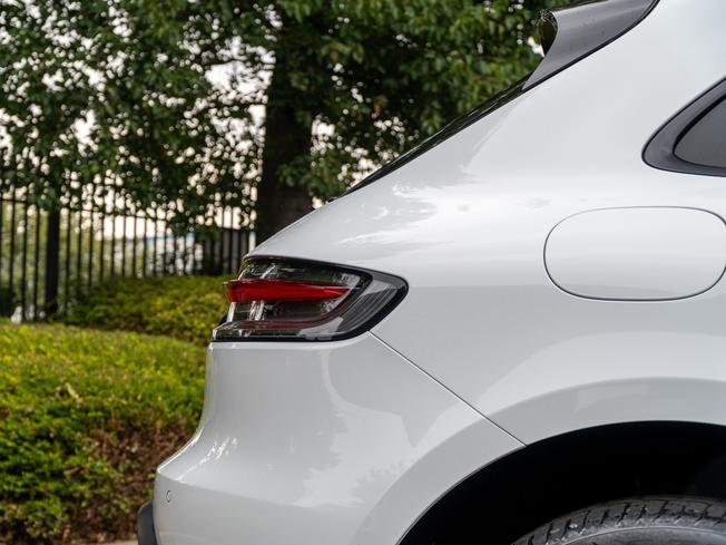 PORSCHE Macan Photo 36