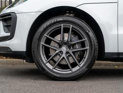 PORSCHE Macan Photo 4
