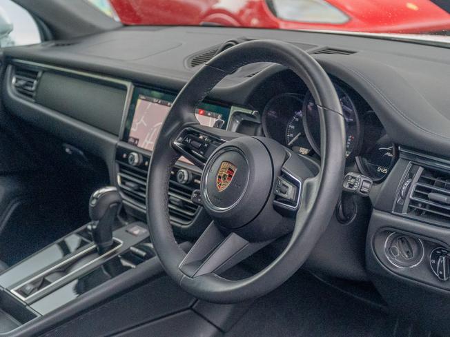 PORSCHE Macan Photo 8
