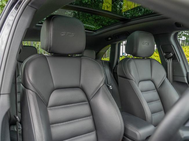 PORSCHE Macan Photo 10