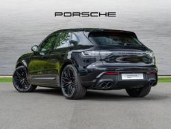 PORSCHE Macan Photo 2