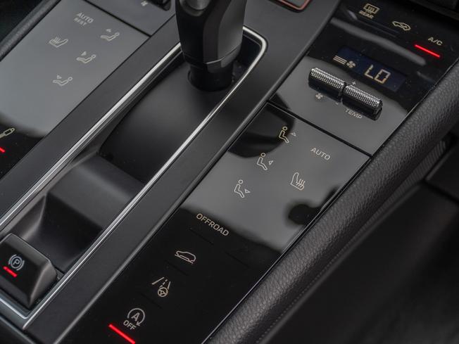 PORSCHE Macan Photo 20