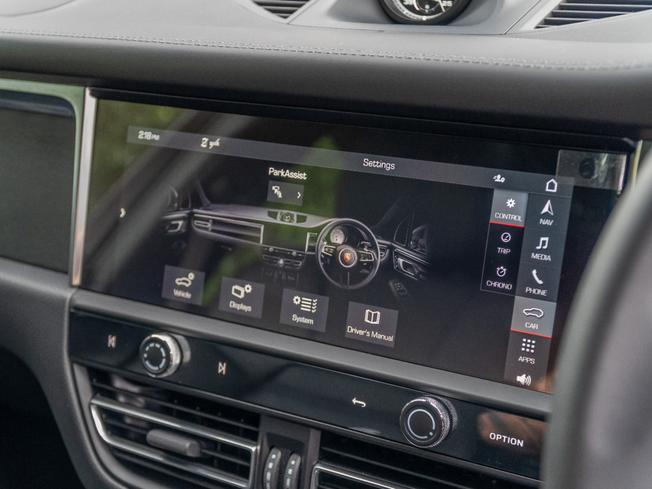PORSCHE Macan Photo 22