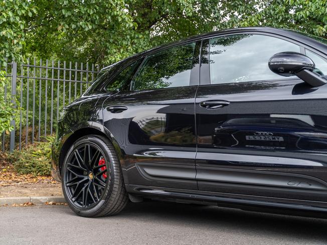 PORSCHE Macan Photo 35