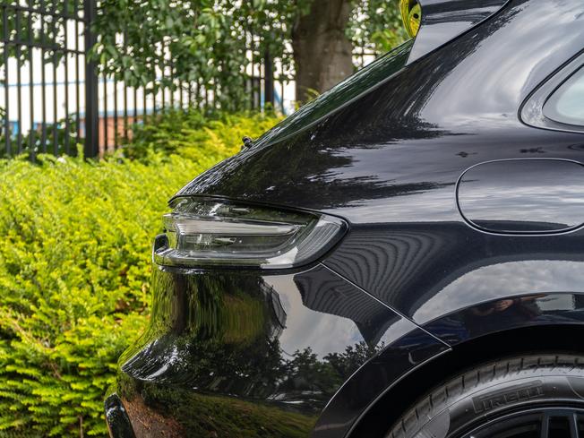 PORSCHE Macan Photo 36