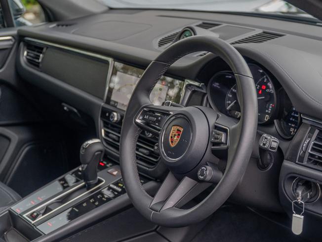 PORSCHE Macan Photo 8