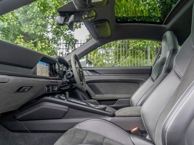 PORSCHE 911 Photo 3