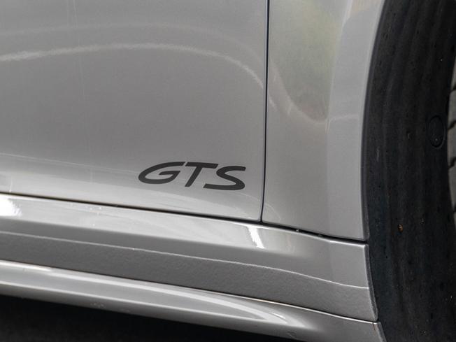 PORSCHE 911 Photo 31