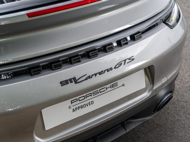 PORSCHE 911 Photo 36