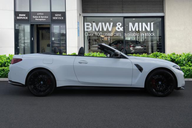 BMW M4 Photo 3