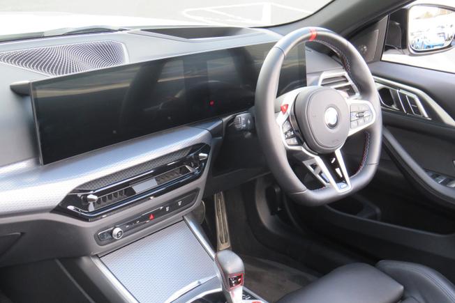 BMW M4 Photo 39