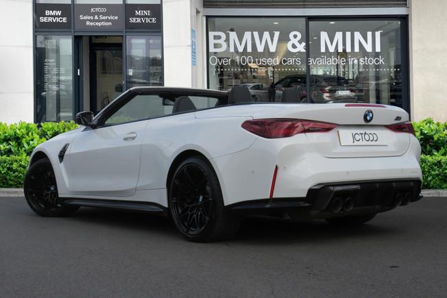 BMW M4 Photo 6
