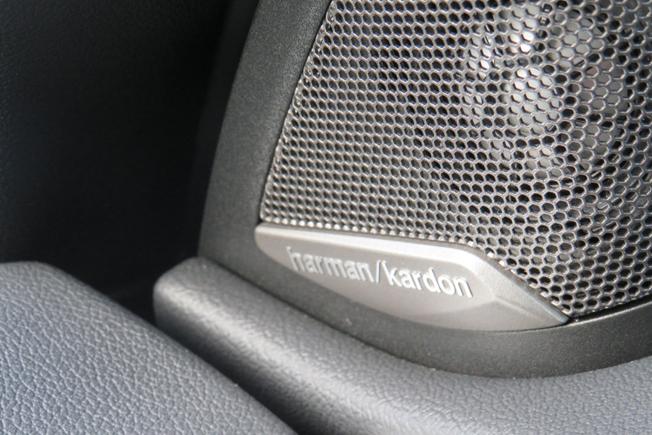 BMW M4 Photo 9