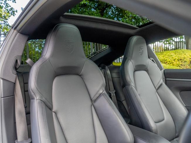 PORSCHE 911 Photo 11