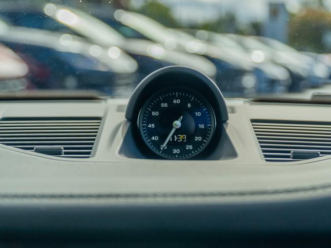 PORSCHE 911 Photo 25
