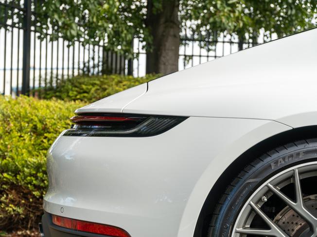 PORSCHE 911 Photo 39