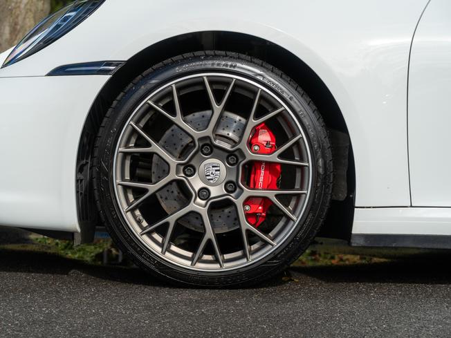 PORSCHE 911 Photo 4