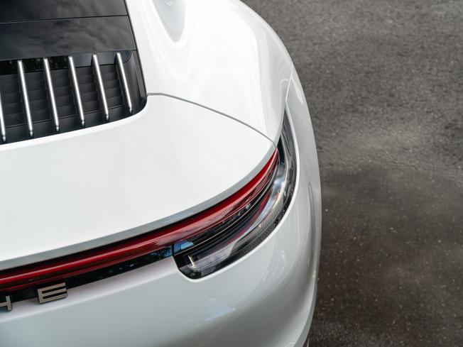 PORSCHE 911 Photo 40