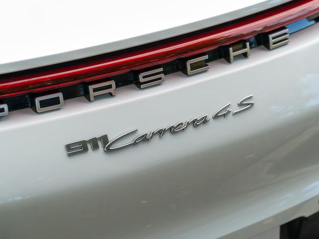 PORSCHE 911 Photo 42