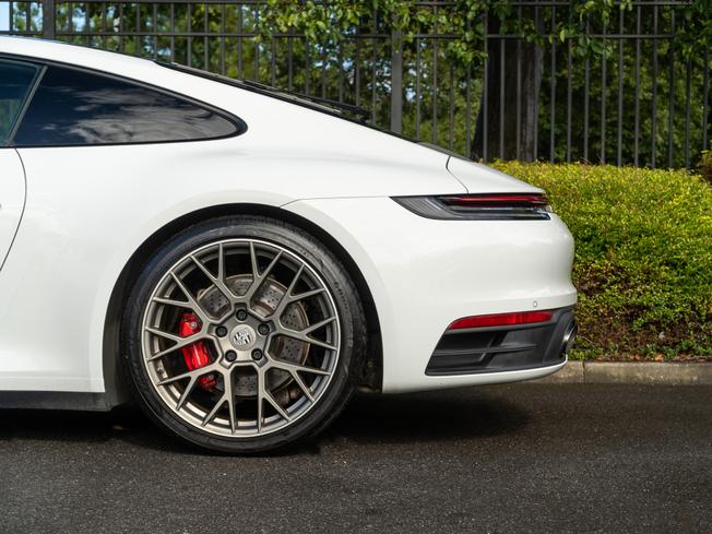 PORSCHE 911 Photo 45