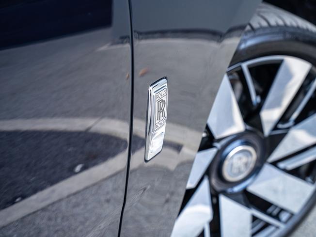 Rolls-Royce Cullinan Series II Photo 35