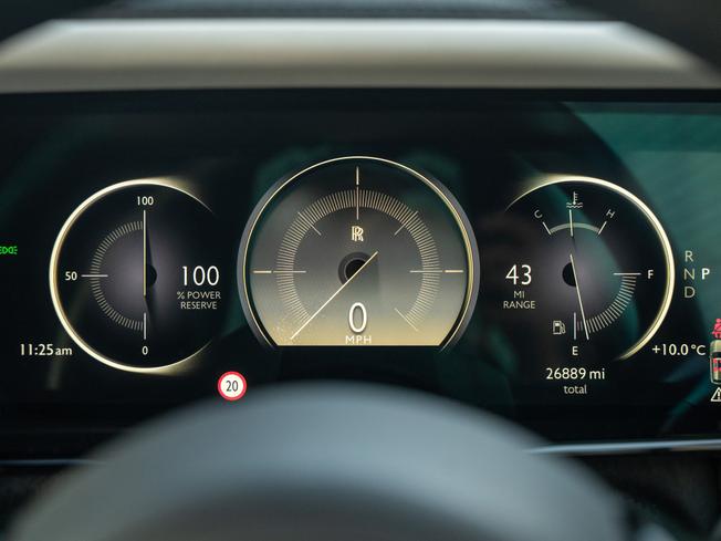 ROLLS-ROYCE Cullinan Photo 14