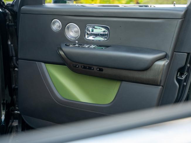 ROLLS-ROYCE Cullinan Photo 21