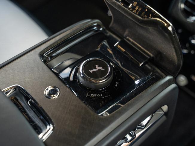 ROLLS-ROYCE Cullinan Photo 28