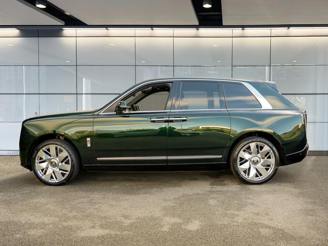 ROLLS-ROYCE Cullinan Photo 3