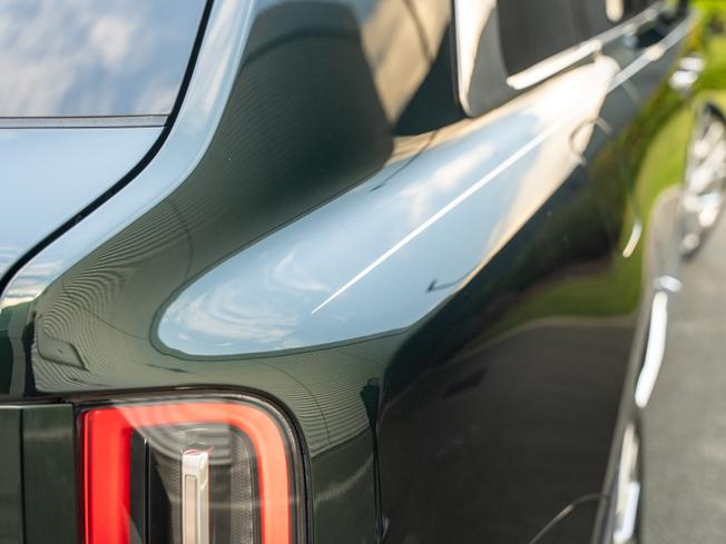 ROLLS-ROYCE Cullinan Photo 42
