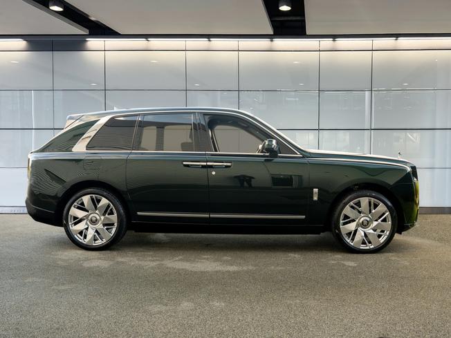 ROLLS-ROYCE Cullinan Photo 7