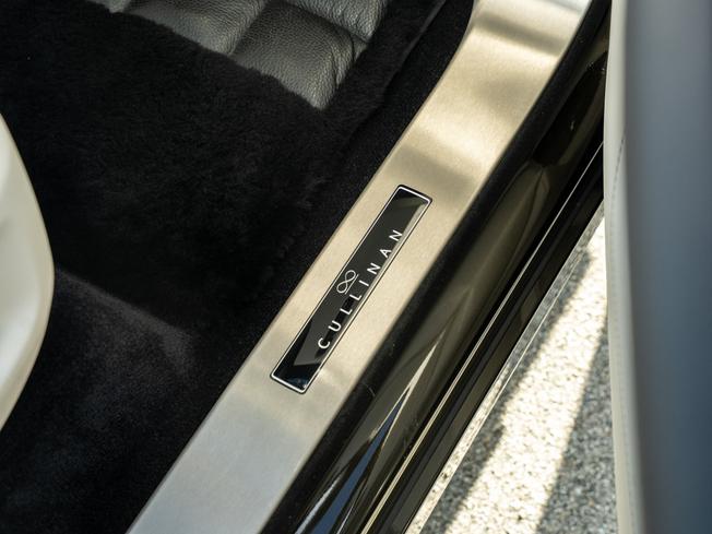 ROLLS-ROYCE Cullinan Photo 12