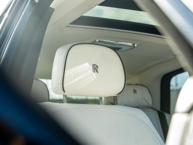 ROLLS-ROYCE Cullinan Photo 14