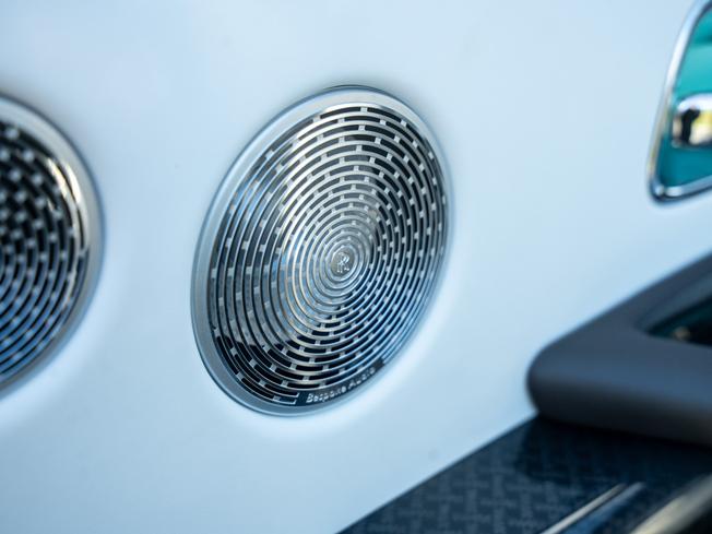 ROLLS-ROYCE Cullinan Photo 15