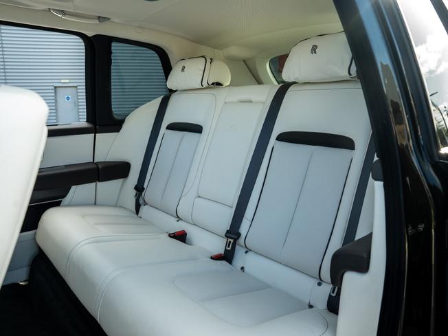 ROLLS-ROYCE Cullinan Photo 22