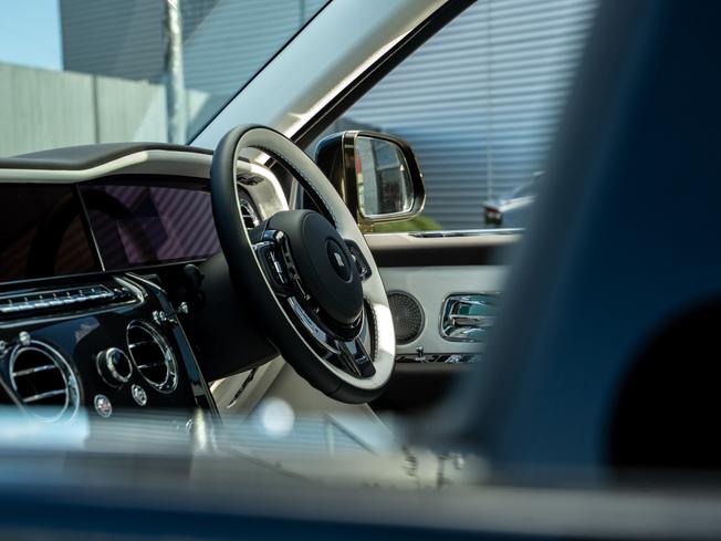 ROLLS-ROYCE Cullinan Photo 23
