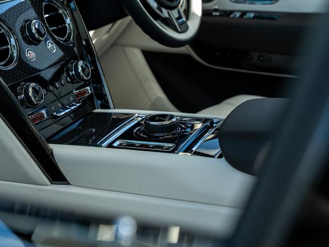ROLLS-ROYCE Cullinan Photo 25