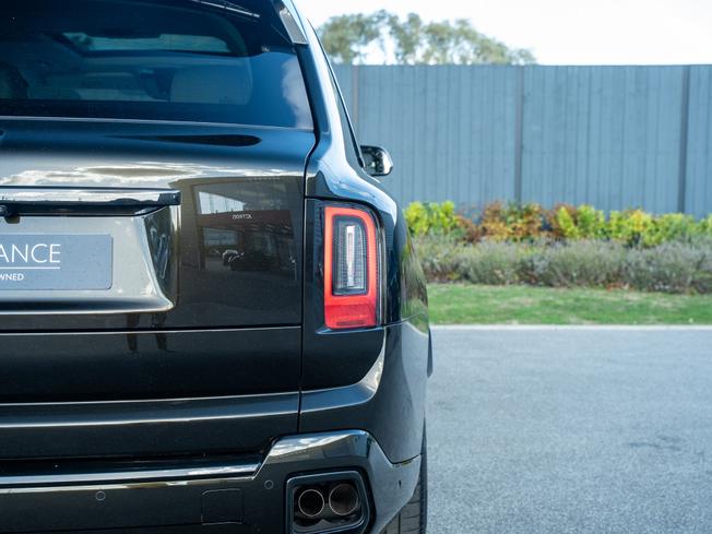 ROLLS-ROYCE Cullinan Photo 37