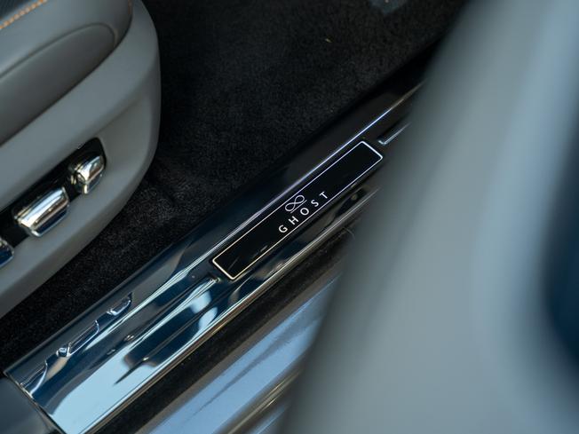 ROLLS-ROYCE Ghost Photo 12