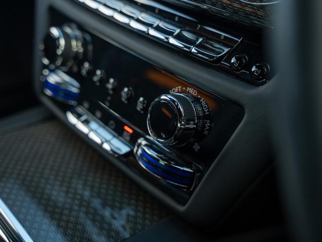 ROLLS-ROYCE Ghost Photo 16