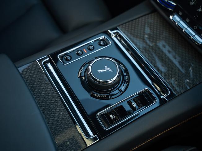 ROLLS-ROYCE Ghost Photo 17